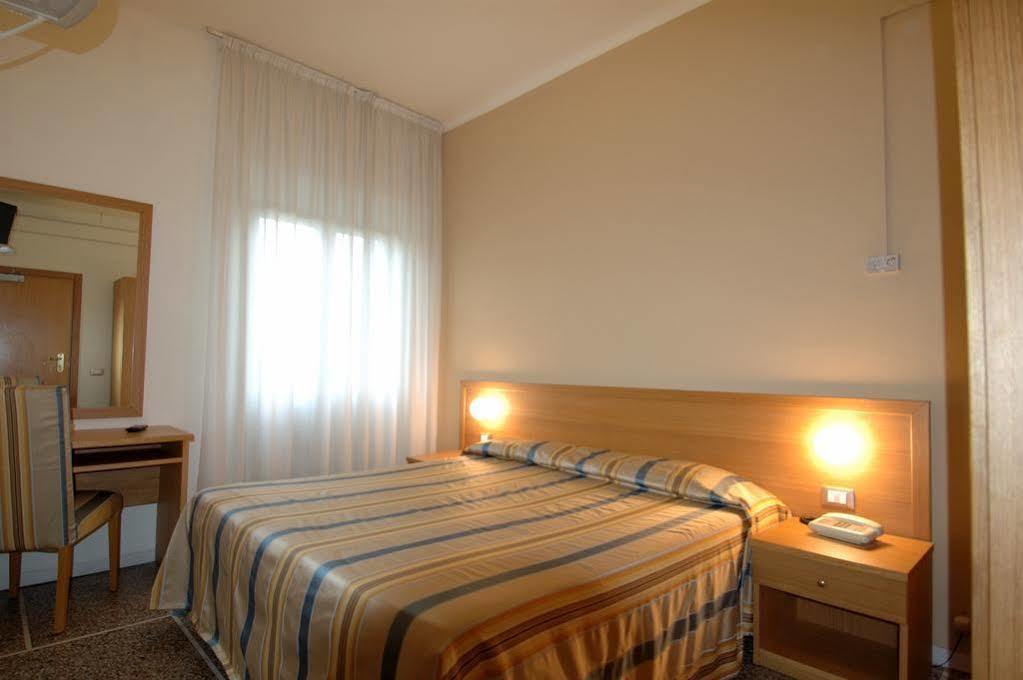 Hotel Moderno Pisa Eksteriør bilde